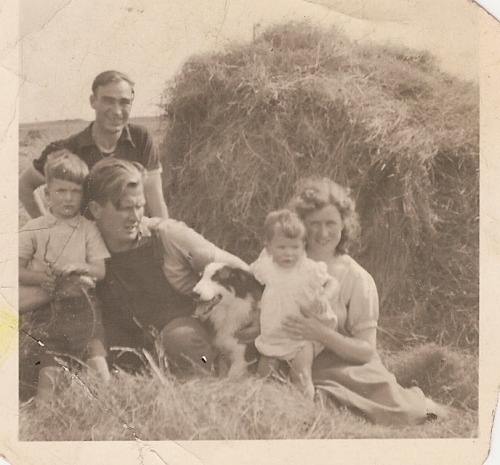 Farher , my uncle John McDonald from bornish brother Don and Me (michael) and My aunt Peggy 